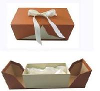 packaging gift boxes