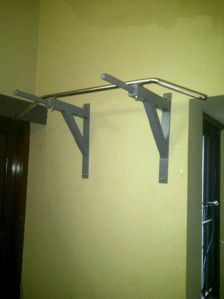 Wall mounting chin-up