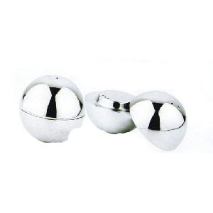 Moon Shaped Salt & Pepper Mill