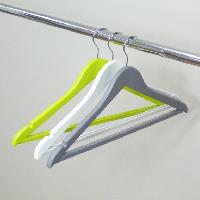 molded plastic hangers