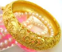 fancy gold bangles