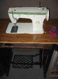 Zig Zag Model Sewing Machine