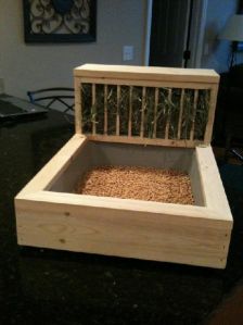 Rabbit Feeding Box