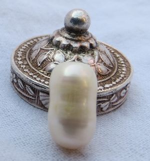 Natural pearl (basra)