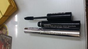 mascara cap and contenar