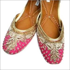 Ladies Pink Punjabi Jutti