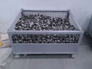 Wire mesh trolley