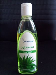 Le'Fleur Aloevera Face Wash