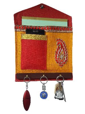 Jute Wall Hanging with Key Holders
