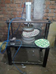 Pneumatic paper plate machine