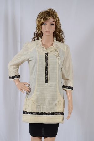 Ladies Cotton Gauze Tunic With Black Lace And Little Embroidered Patch