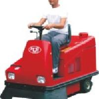 R 703 E sweepers machine