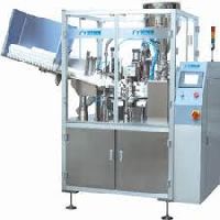 Tube packing machine