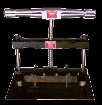 Zig Zag Sample Cloth Cutting Machine
