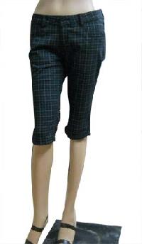 Ladies Denim Capris  Item Code : II-LDC-013