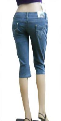 Ladies Denim Capris Item Code : II-LDC-016