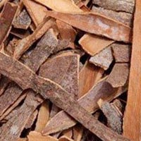 dried cinnamon