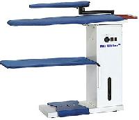 Utility vacuum table