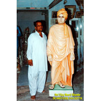 Marble Swami Vivekanand Statue