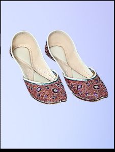 Zari Sequence Juttis -cat. No. : Gr-708