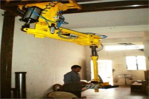 Overhead Movable Trolley Manipulator