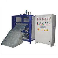 Vacuum Forming Machine