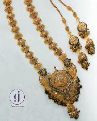 Antique Kundan Necklace Set