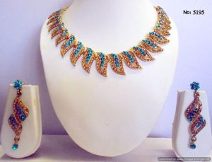 Latest Necklace Set 5195