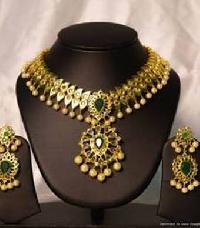 traditional punjabi gold jewelry