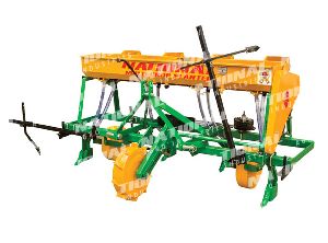 NATIONAL MAIZE / MULTI CROP PLANTER