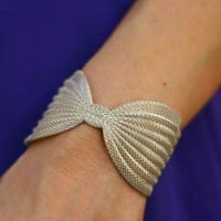 Bow Shaped Bracelet