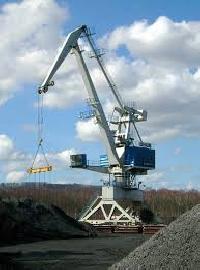 electric level luffing crane