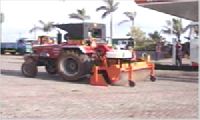 TRACTOR ROAD SWEEPER MACHINE