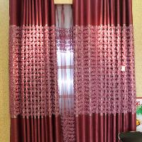 Yarn curtain