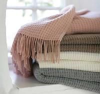 woolen bed throws