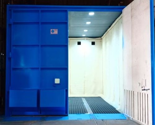 Blast Room With Recessed Hopper Type Of Media Recovery