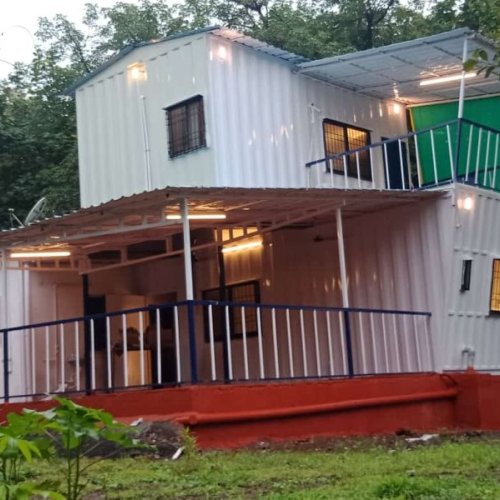 Portable Farm House Cabin