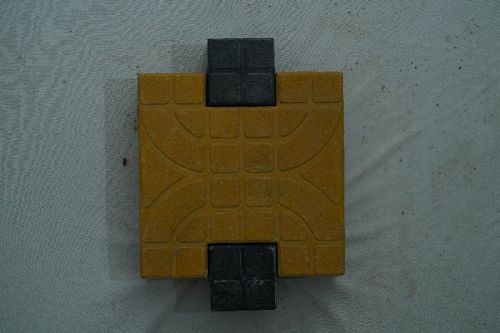 I Shape Grass Paver Block