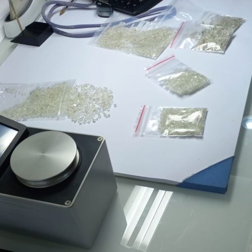 White Rough Diamonds