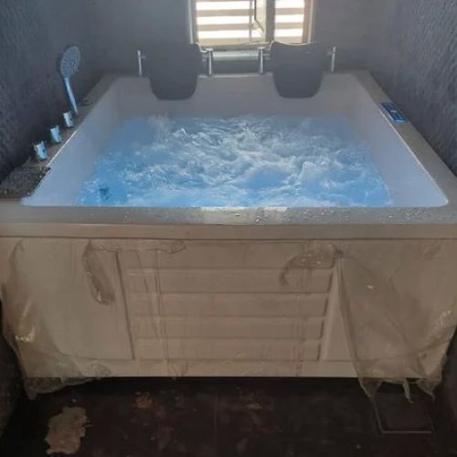 Bathroom Jacuzzi Bathtub