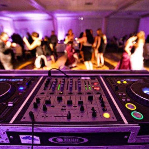 Wedding DJ Service