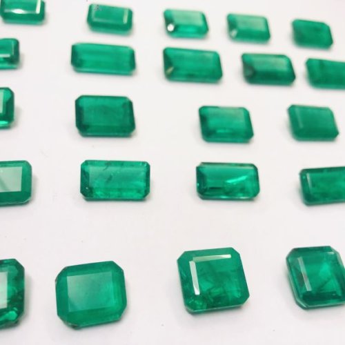 Natural Emerald Gemstone