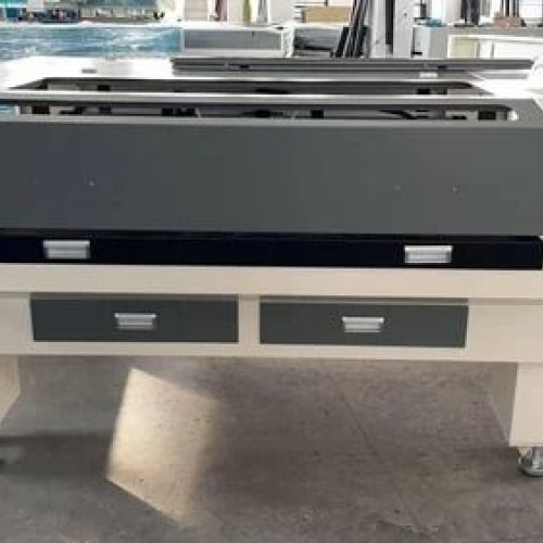 Automatic Laser Engraving Machine