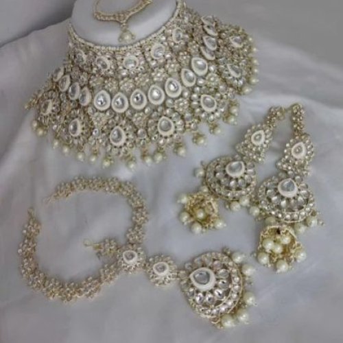 KUNDAN BRIDAL JEWELLERY SET