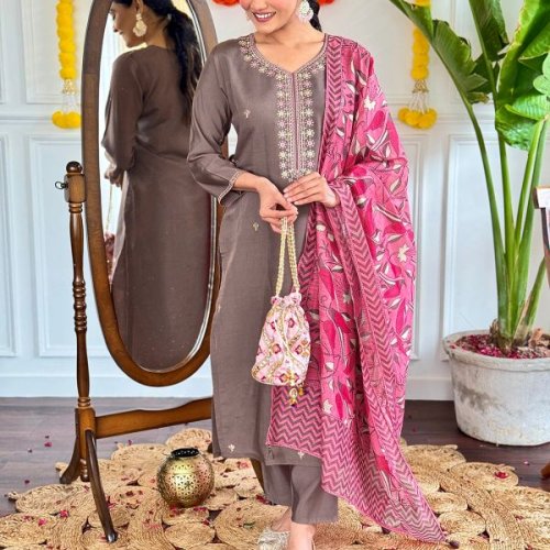 Ladies Designer Viscose Chanderi Kurta, Pant and Dupatta Set