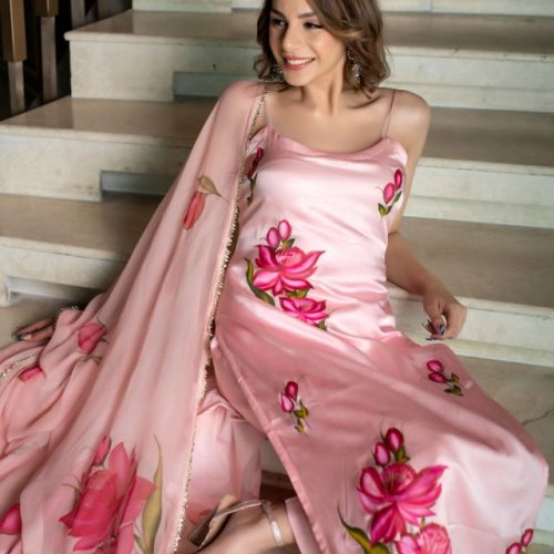 Ladies Peach Viscose Chanderi Kurta, Pant and Dupatta Set