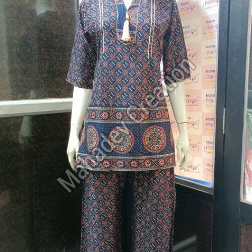 Ladies Artistic Style Tassel Co-ord Set