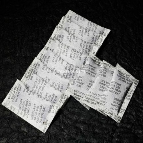 Hanging Silica Gel Pouch