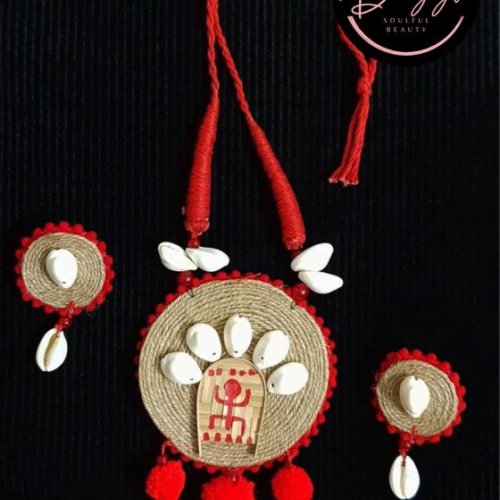 Ladies Red Cowrie Jute Jewelry Set