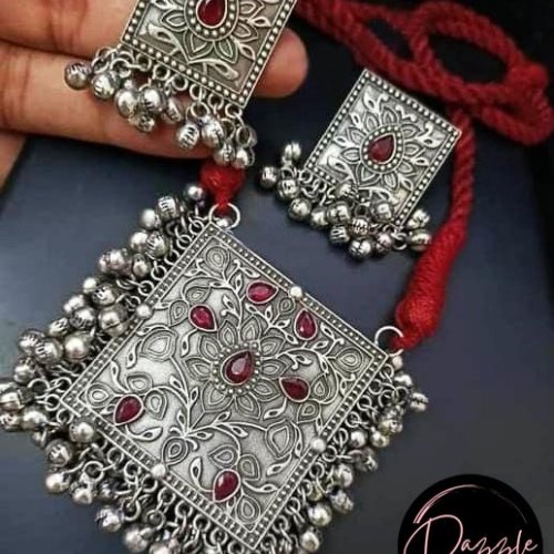 Ladies Red Square Oxidized Pendant Jewelry Set